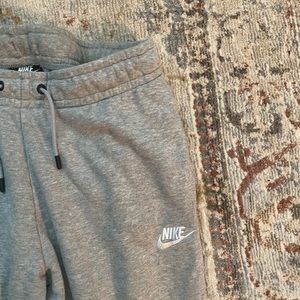 NIKE SWEATPANTS